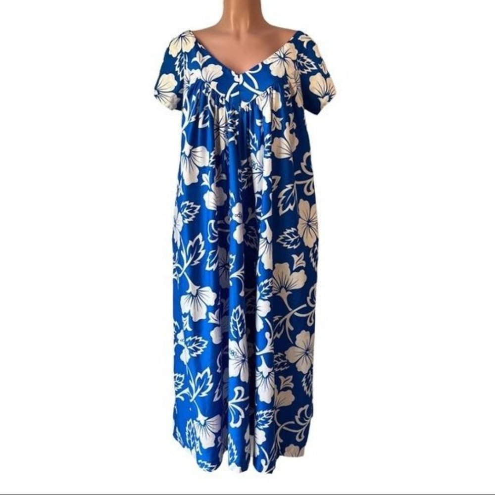 Vintage 1960s Royal Hawaiian Maxi Dress Blue White Floral Muumuu Caftan